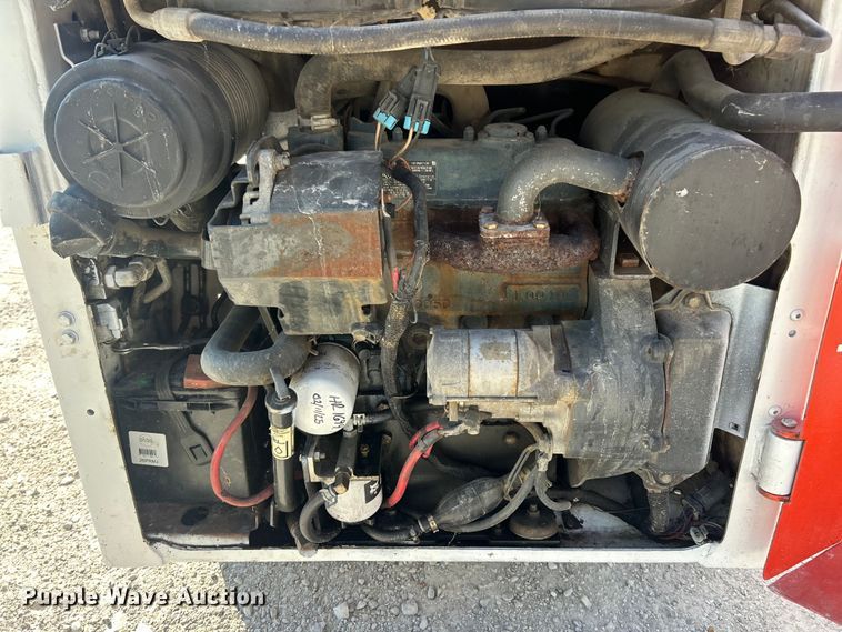 image for item ET3077 2012 Bobcat S70 skid steer loader