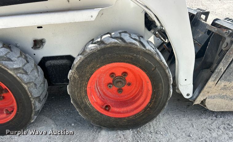 image for item ET3077 2012 Bobcat S70 skid steer loader