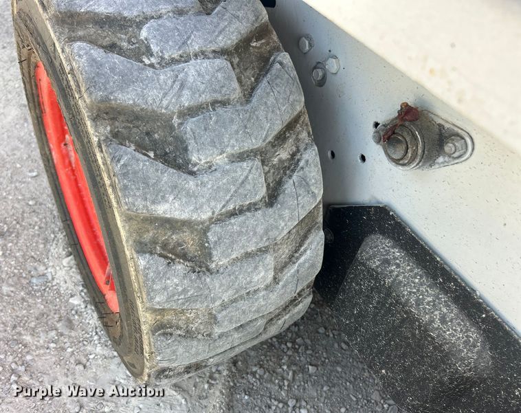 image for item ET3077 2012 Bobcat S70 skid steer loader