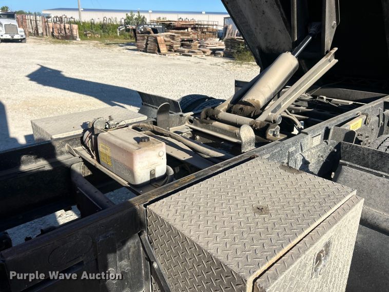 image for item ET3098 2012 International 4400  dump truck