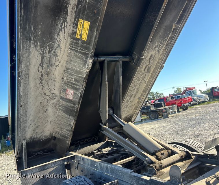 image for item ET3098 2012 International 4400  dump truck