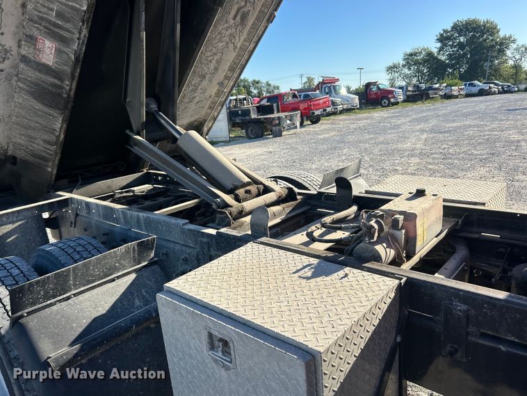 image for item ET3098 2012 International 4400  dump truck