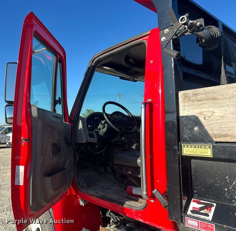 image for item ET3098 2012 International 4400  dump truck