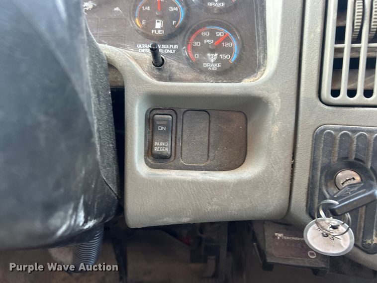 image for item ET3098 2012 International 4400  dump truck