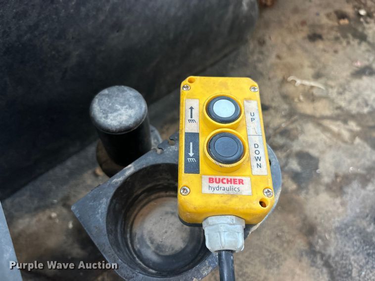 image for item ET3098 2012 International 4400  dump truck