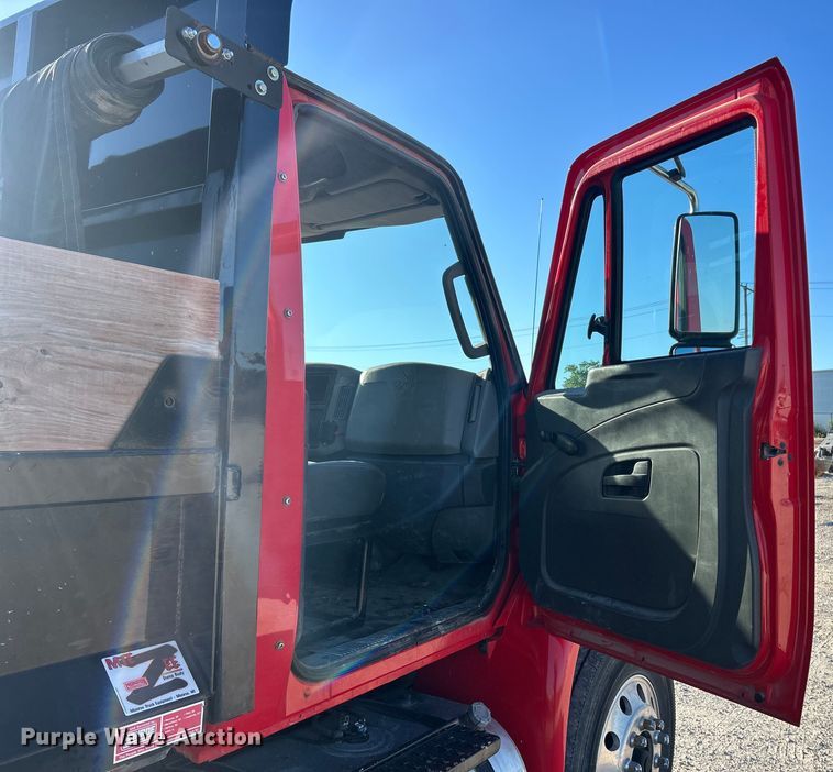 image for item ET3098 2012 International 4400  dump truck