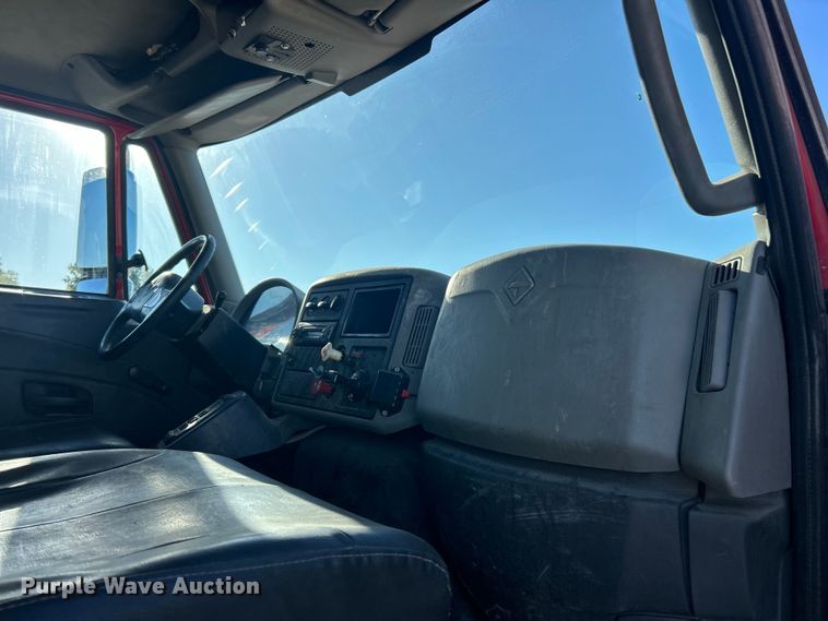 image for item ET3098 2012 International 4400  dump truck