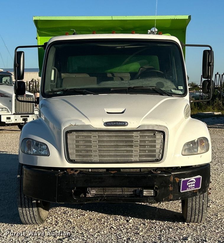 image for item ET3099 2006 Freightliner Business Class M2 dump truck