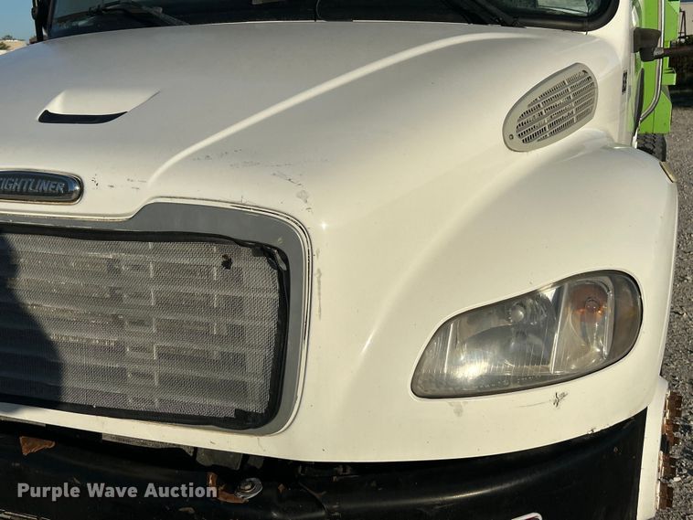 image for item ET3099 2006 Freightliner Business Class M2 dump truck