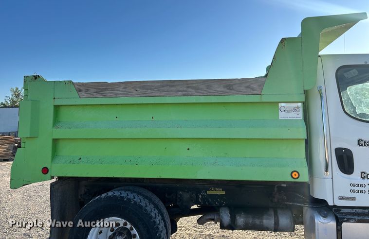 image for item ET3099 2006 Freightliner Business Class M2 dump truck