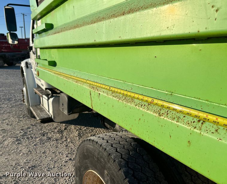 image for item ET3099 2006 Freightliner Business Class M2 dump truck