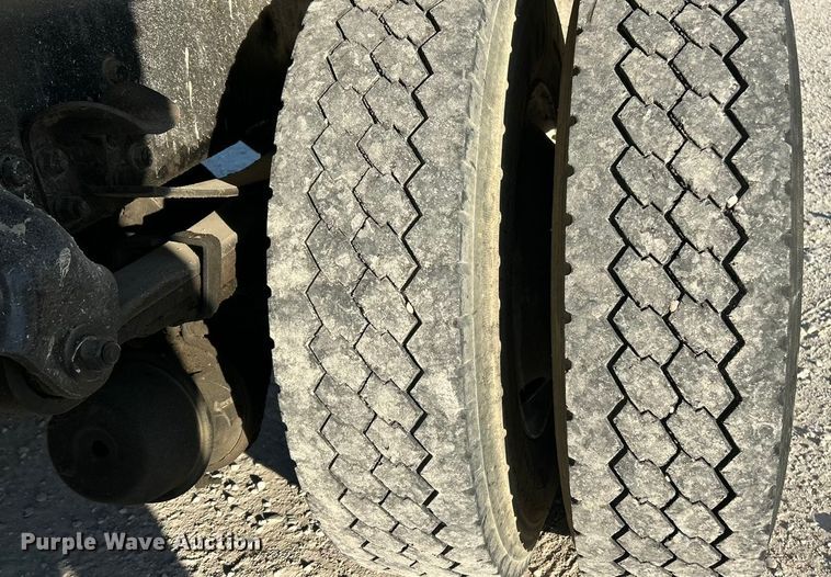 image for item ET3099 2006 Freightliner Business Class M2 dump truck