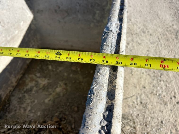 image for item ET3100 Whiteman WBH-16 concrete buggy