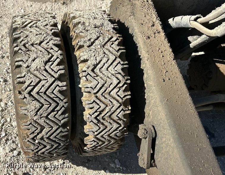 image for item ET3100 Whiteman WBH-16 concrete buggy