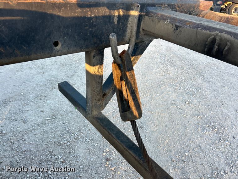 image for item ET3102 2000 Mack RD688S  roll-off container truck