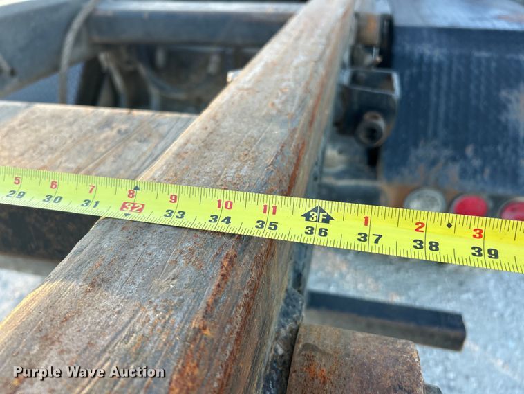 image for item ET3102 2000 Mack RD688S  roll-off container truck