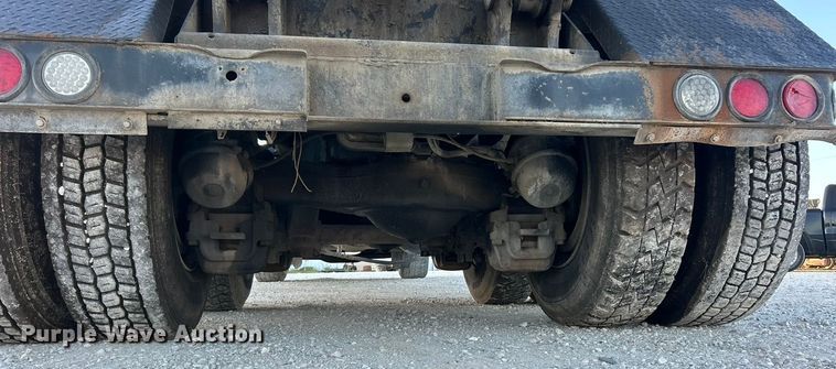 image for item ET3102 2000 Mack RD688S  roll-off container truck