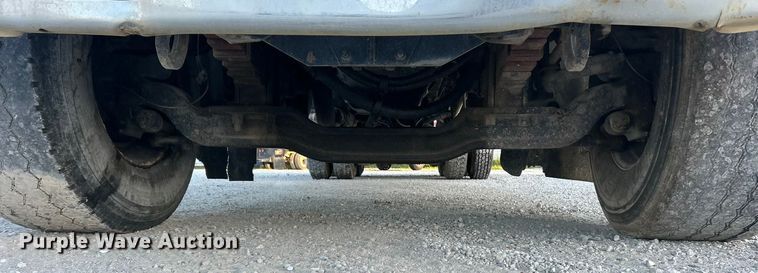 image for item ET3102 2000 Mack RD688S  roll-off container truck