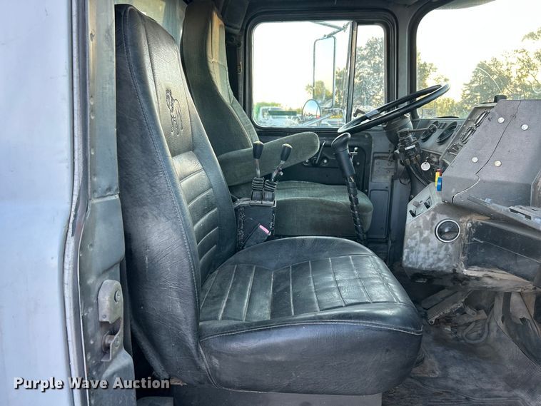 image for item ET3102 2000 Mack RD688S  roll-off container truck