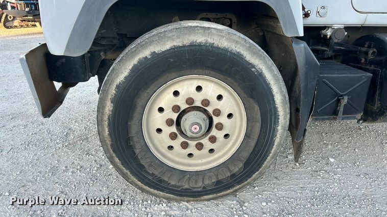 image for item ET3102 2000 Mack RD688S  roll-off container truck