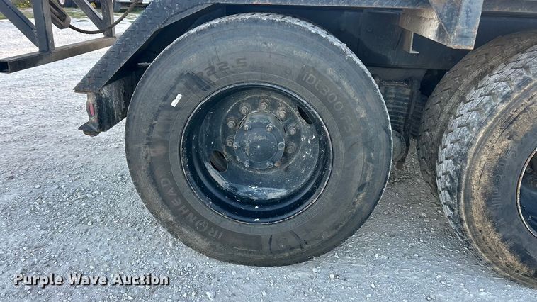 image for item ET3102 2000 Mack RD688S  roll-off container truck