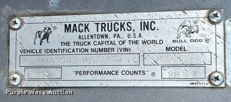 image for item ET3102 2000 Mack RD688S  roll-off container truck