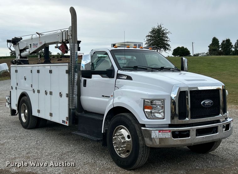 image for item ET3105 2017 Ford F750 Super Duty utility / service truck