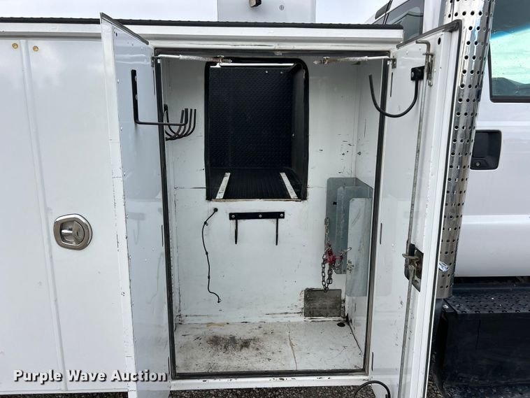 image for item ET3105 2017 Ford F750 Super Duty utility / service truck