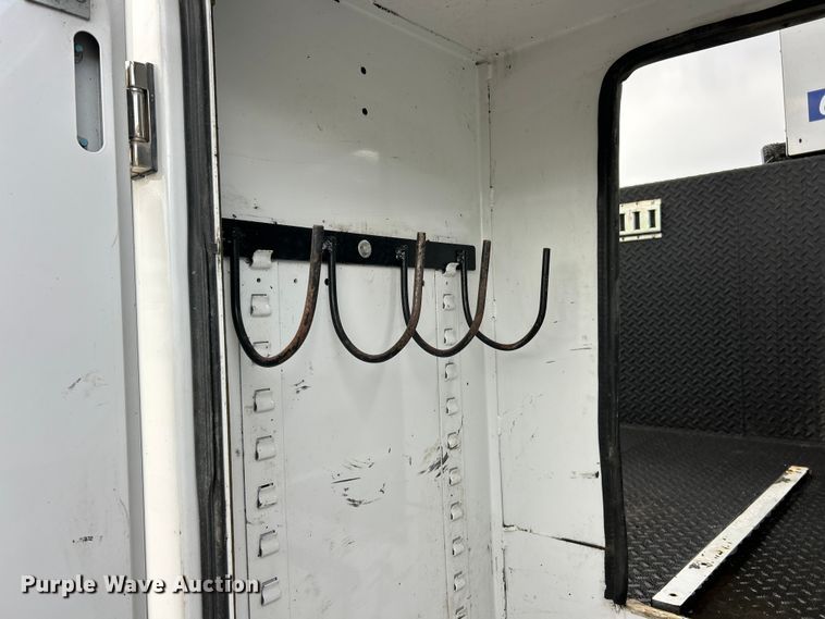 image for item ET3105 2017 Ford F750 Super Duty utility / service truck