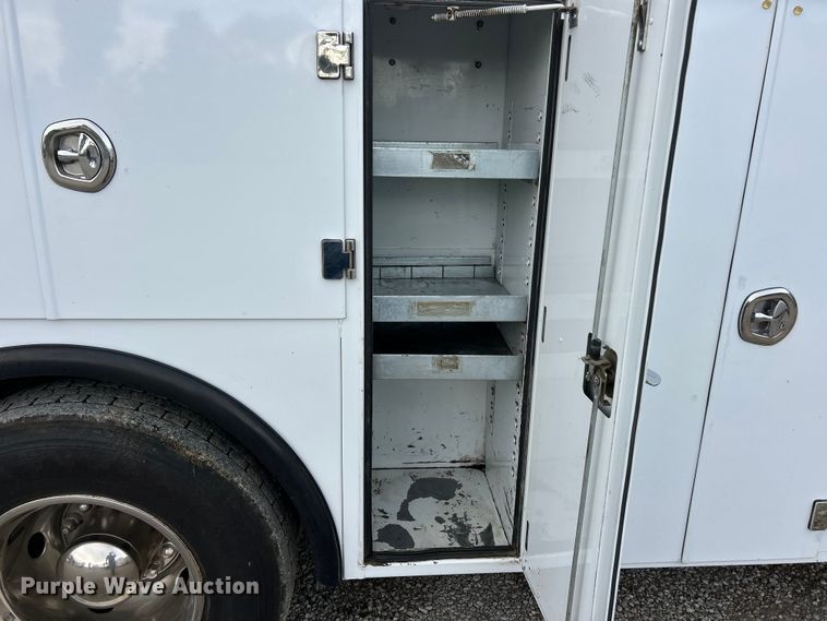 image for item ET3105 2017 Ford F750 Super Duty utility / service truck