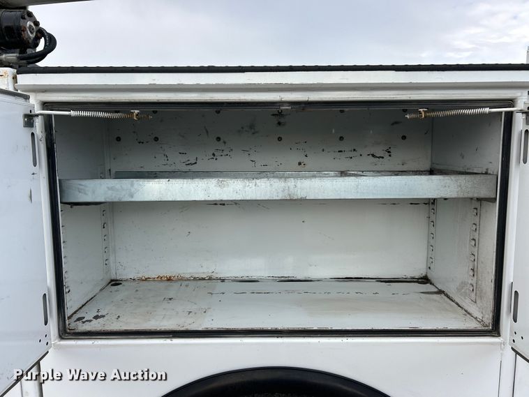 image for item ET3105 2017 Ford F750 Super Duty utility / service truck