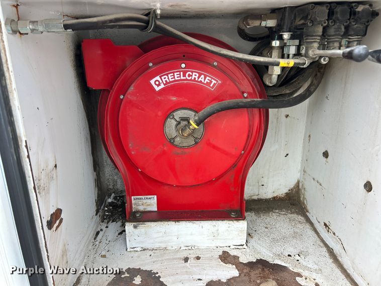 image for item ET3105 2017 Ford F750 Super Duty utility / service truck