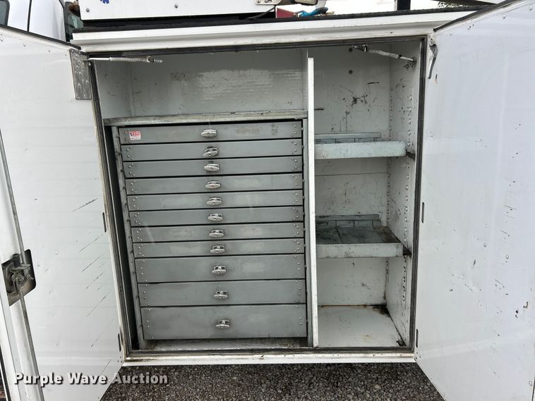 image for item ET3105 2017 Ford F750 Super Duty utility / service truck