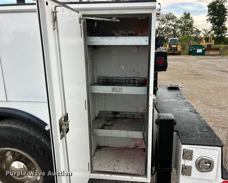 image for item ET3105 2017 Ford F750 Super Duty utility / service truck