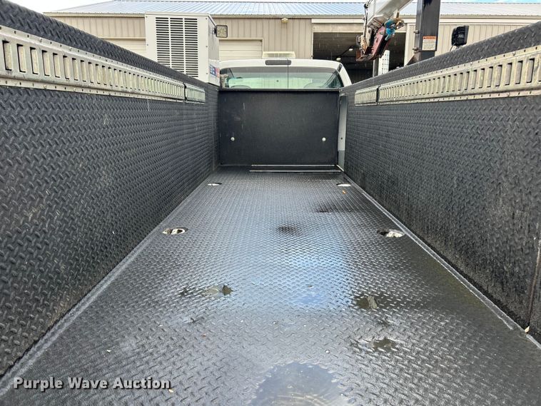image for item ET3105 2017 Ford F750 Super Duty utility / service truck