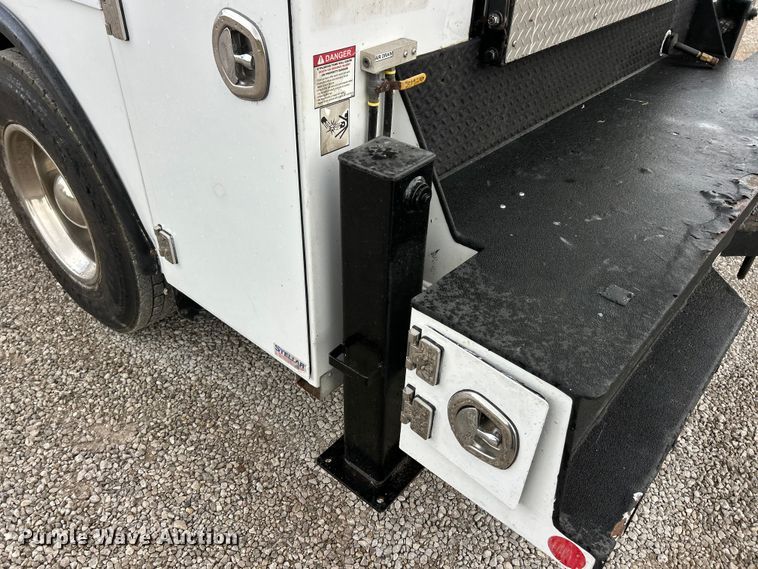 image for item ET3105 2017 Ford F750 Super Duty utility / service truck