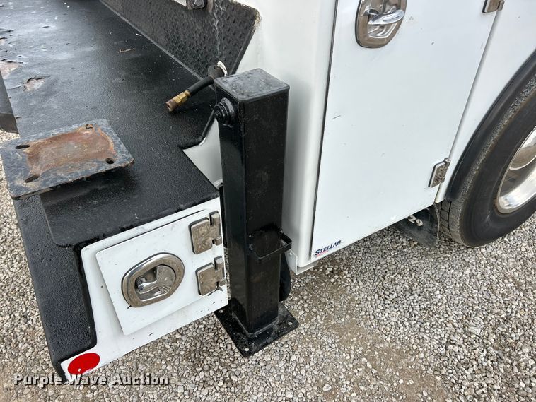 image for item ET3105 2017 Ford F750 Super Duty utility / service truck