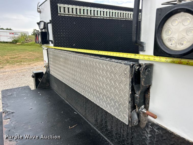 image for item ET3105 2017 Ford F750 Super Duty utility / service truck