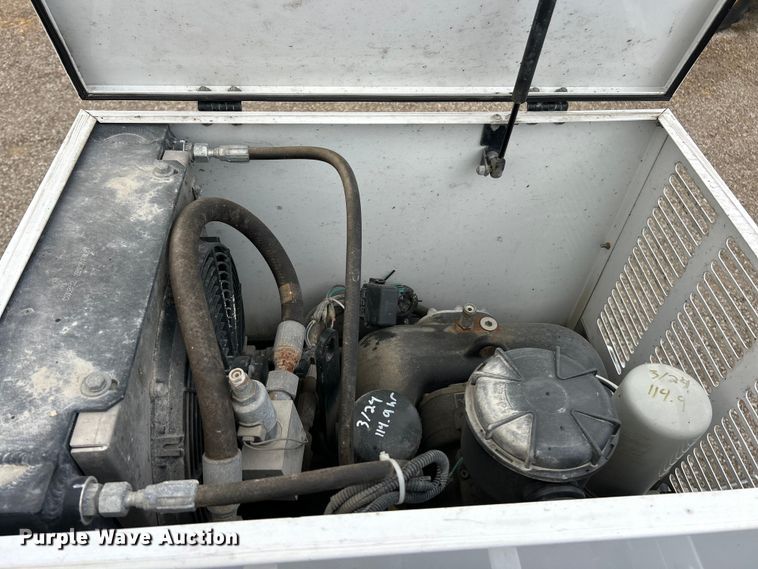 image for item ET3105 2017 Ford F750 Super Duty utility / service truck