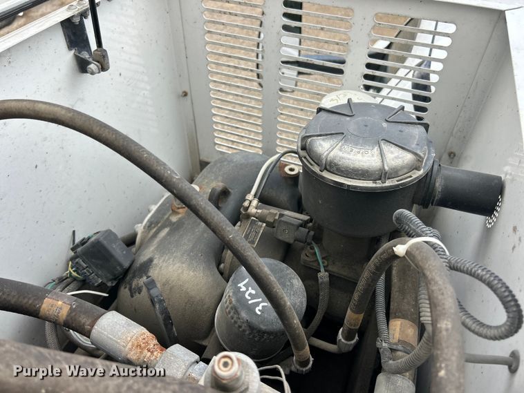 image for item ET3105 2017 Ford F750 Super Duty utility / service truck