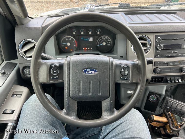 image for item ET3105 2017 Ford F750 Super Duty utility / service truck