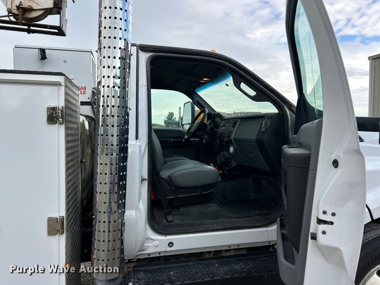 image for item ET3105 2017 Ford F750 Super Duty utility / service truck