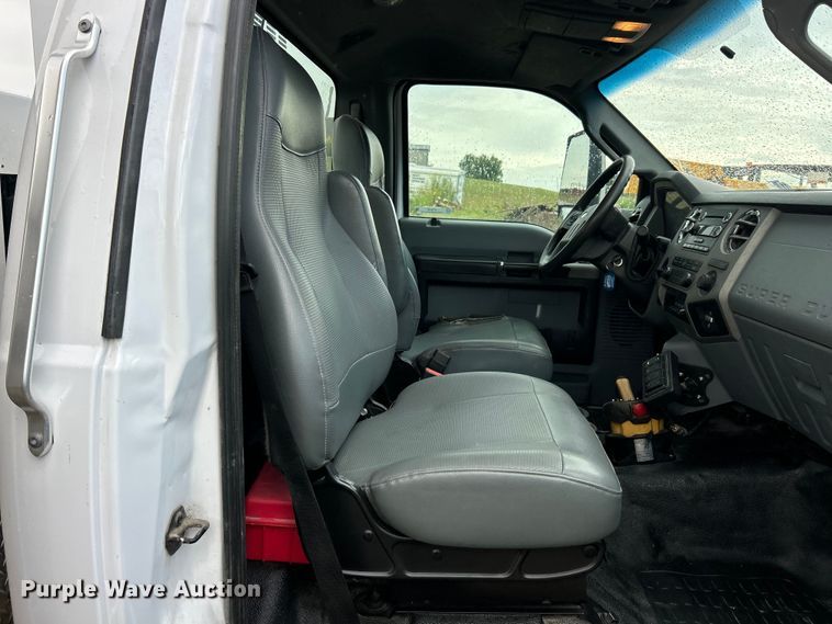 image for item ET3105 2017 Ford F750 Super Duty utility / service truck
