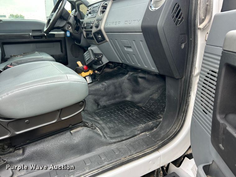 image for item ET3105 2017 Ford F750 Super Duty utility / service truck