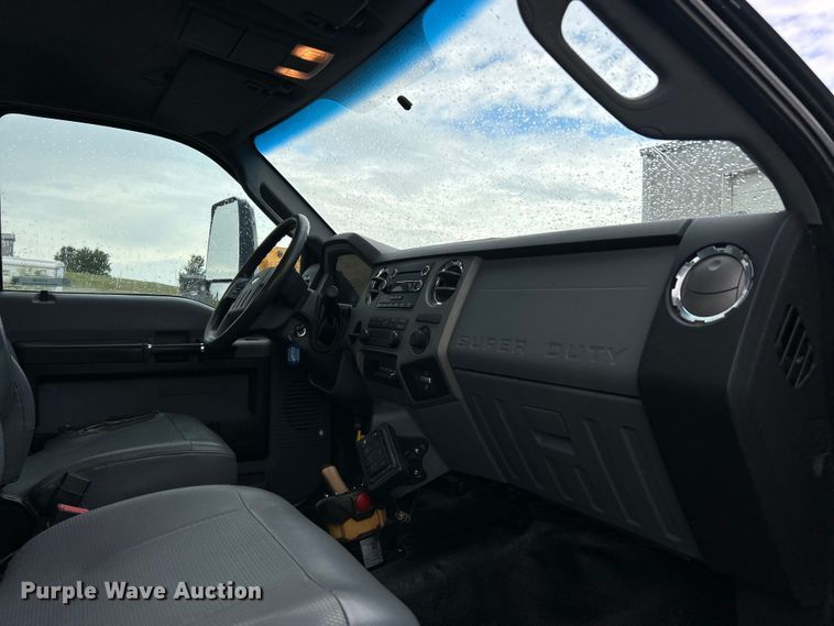 image for item ET3105 2017 Ford F750 Super Duty utility / service truck