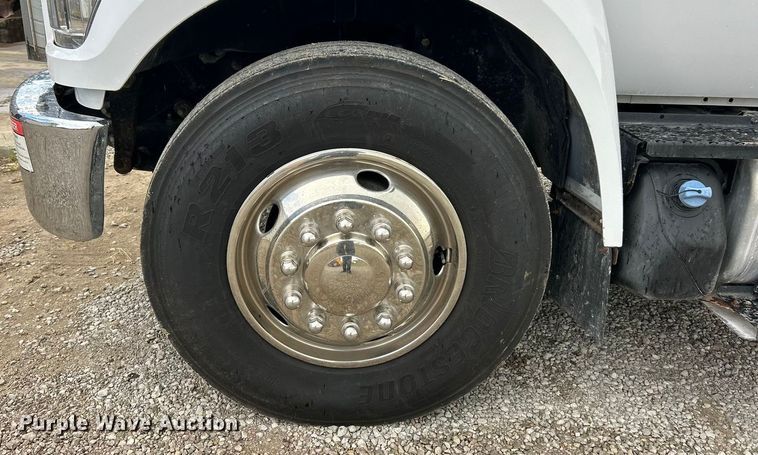 image for item ET3105 2017 Ford F750 Super Duty utility / service truck