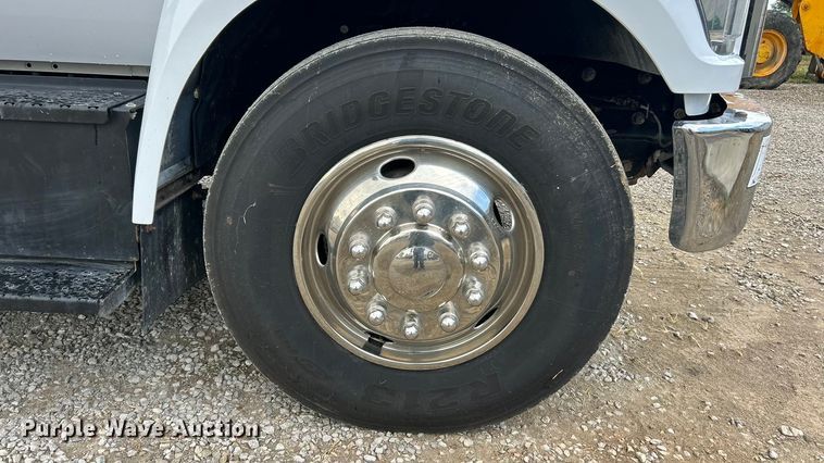 image for item ET3105 2017 Ford F750 Super Duty utility / service truck