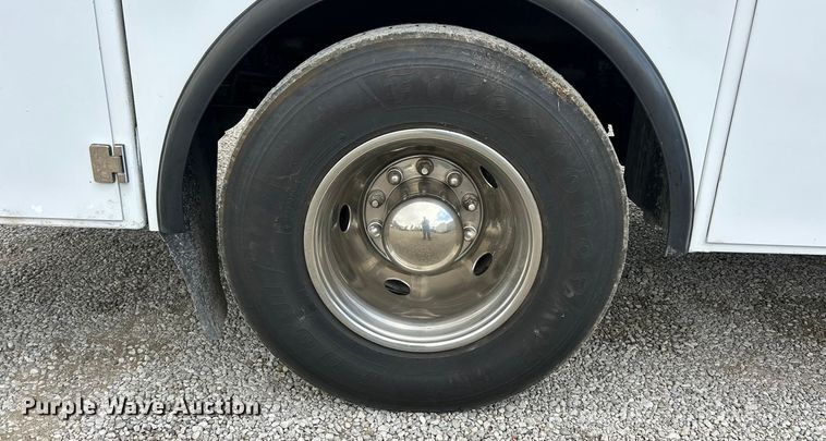 image for item ET3105 2017 Ford F750 Super Duty utility / service truck