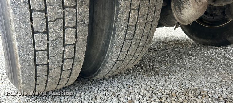 image for item ET3105 2017 Ford F750 Super Duty utility / service truck