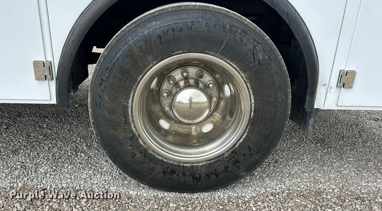 image for item ET3105 2017 Ford F750 Super Duty utility / service truck